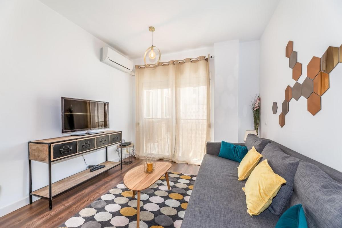 C29 - Trendy Central Apartment With Small Parking And Terrace Màlaga Exteriér fotografie